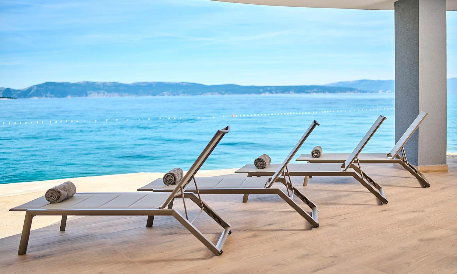 Aminess Style Glamping Villas & Holiday Homes Atea Njivice Exteriör bild View of the Adriatic Sea from the hotel